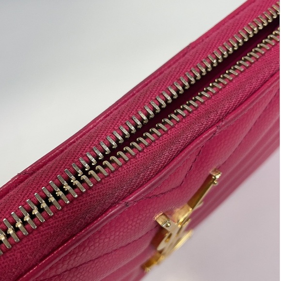 Yves Saint Laurent Red Quilted Wallet - Picture 7 of 12